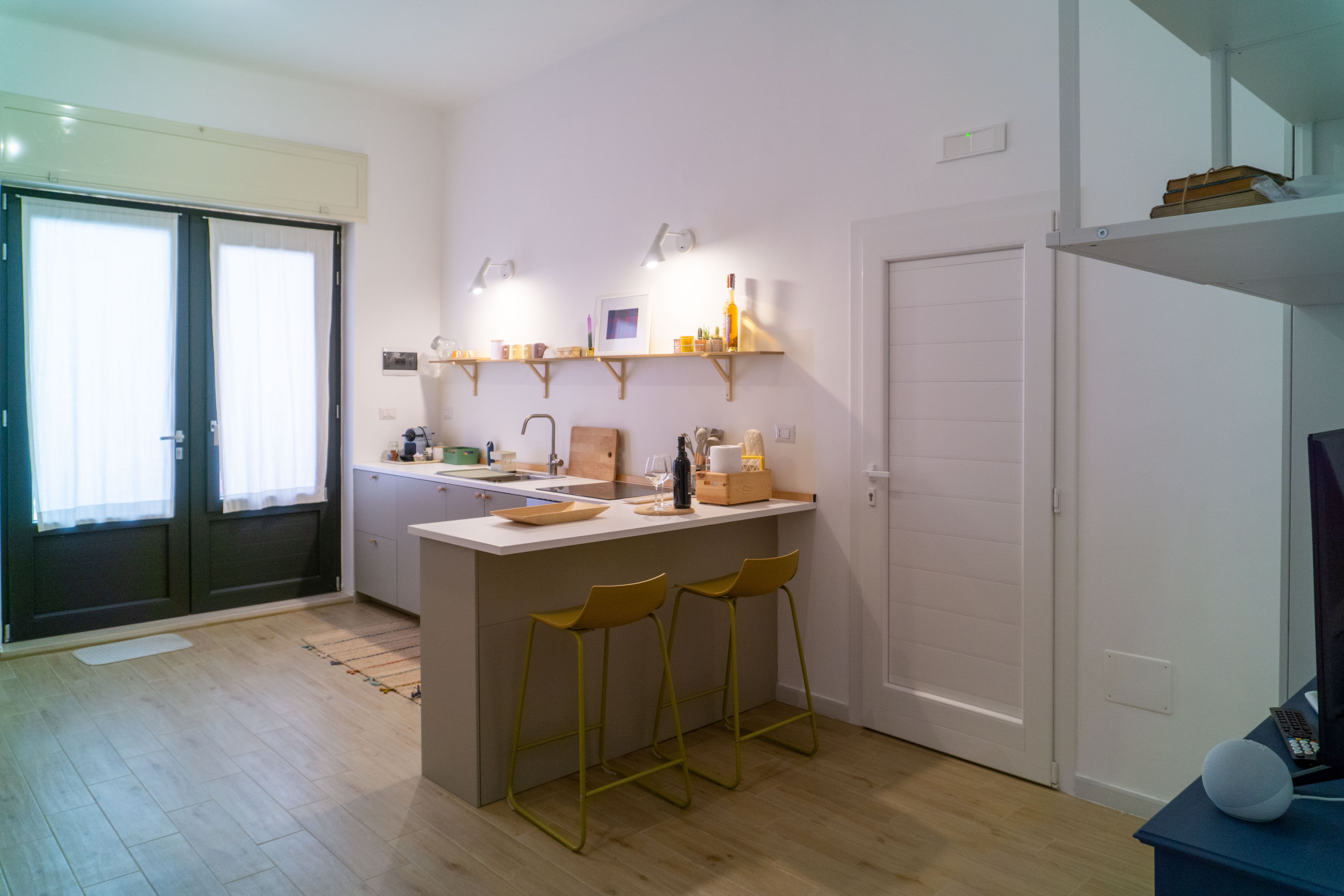Breakfast bar